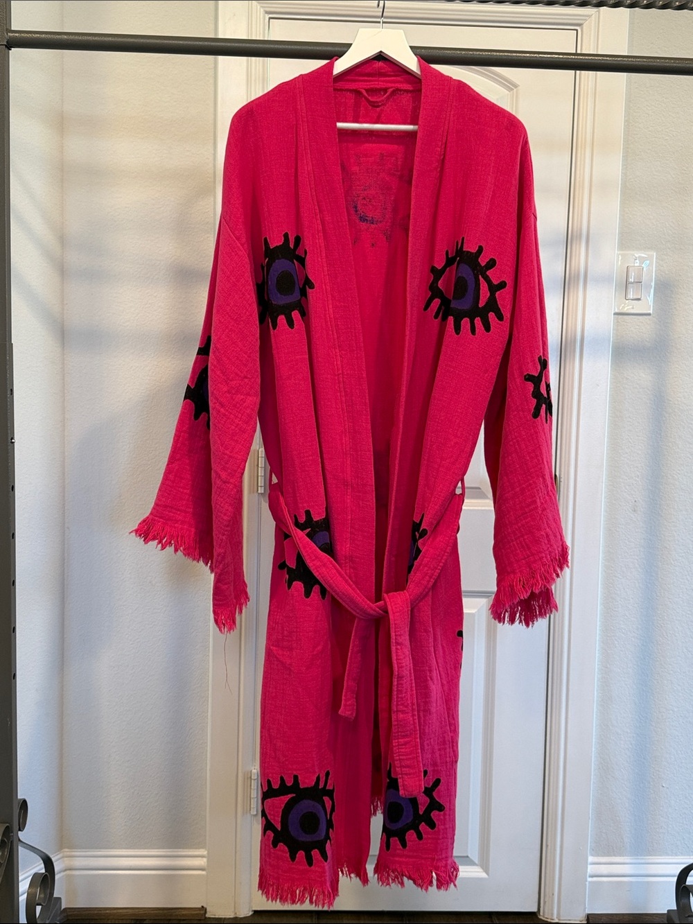 NWOT Women’s Hot Pink Eye Motif Fringe Robe